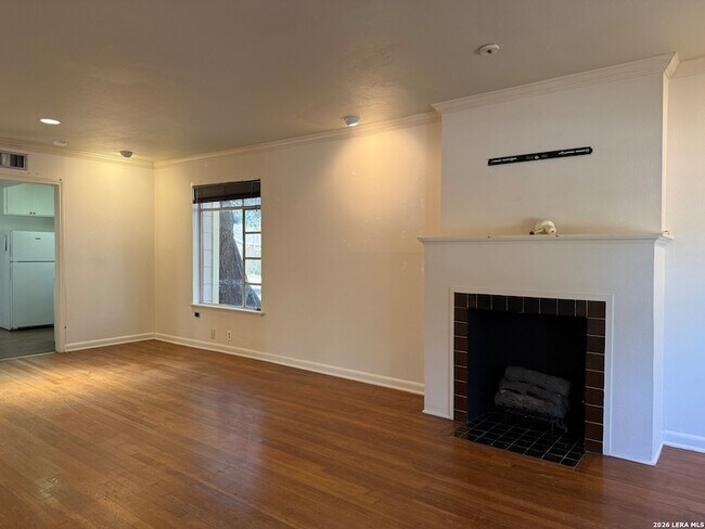 Foto del edificio - 230 E Mulberry Ave