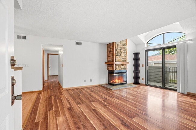 Photo - $1,795.95 - 2 Bed, 2 Bath Condo in Aurora with Central AC, and In Unit Laundry!