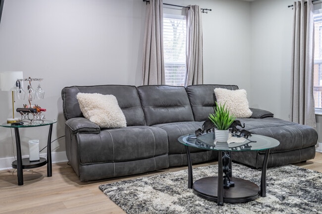 Building Photo - 410 St Johns Ave SW