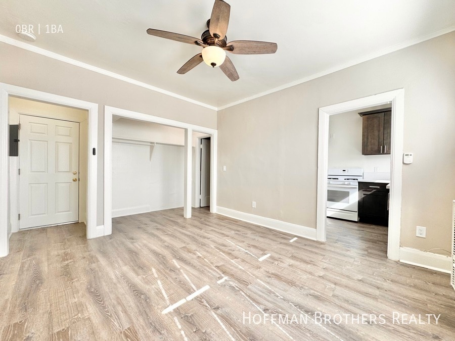 Foto principal - 1802 N La Brea Ave