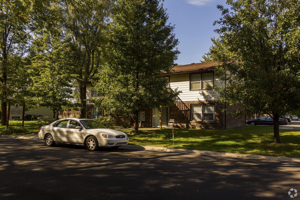 Building - 2400 Dixie Dr