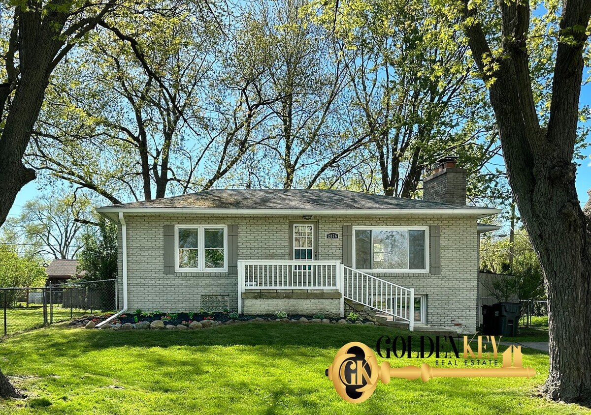 Primary Photo - Look No Further! Stunning 3 bed/1 bath Ran...