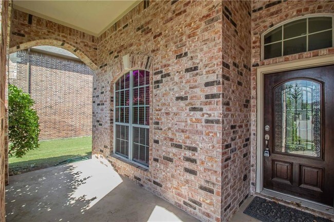 Building Photo - 514 Saddle Ridge Tr