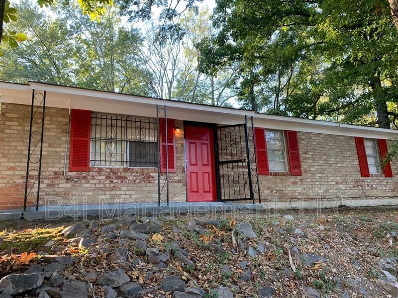 Primary Photo - 3025 Sprucewood Dr