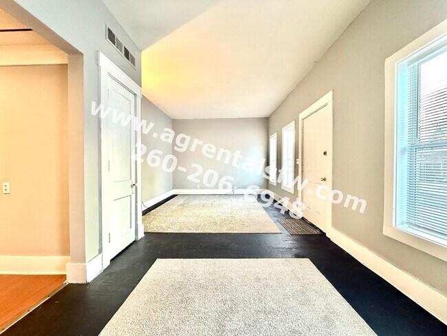 Foto del edificio - 209 S West St