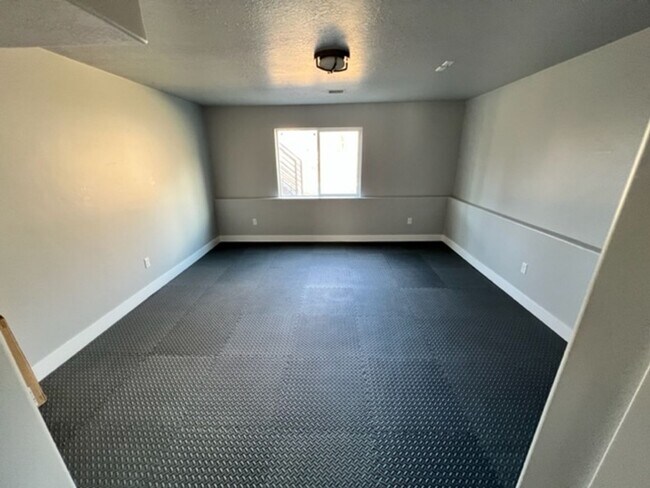 Foto del edificio - 583 N 400 E