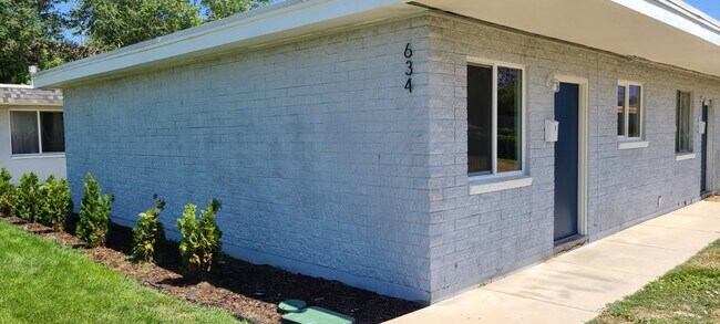 Building Photo - 634 N 8th W