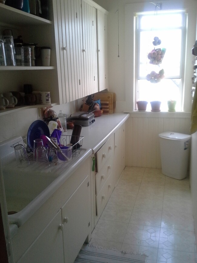 Building Photo - 9 Rena St