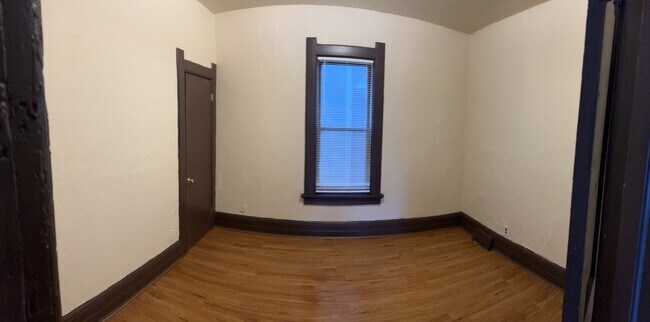 Building Photo - 602WCenterStJ