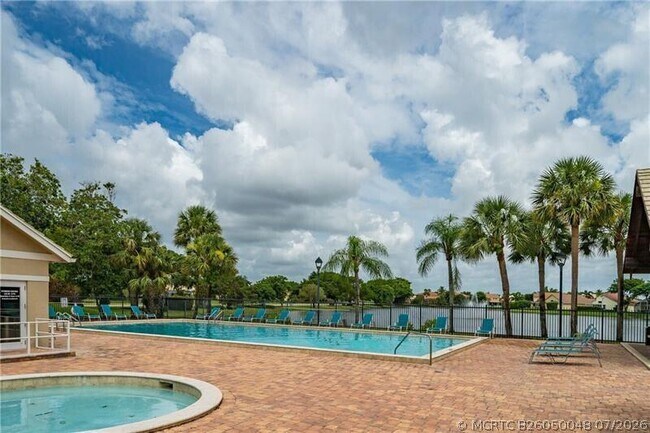 Building Photo - 10300 Hidden Springs Ct