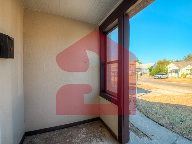 Building Photo - 3132 NW 28th St