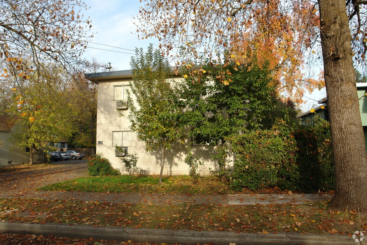 Building Photo - 635 Cherry St