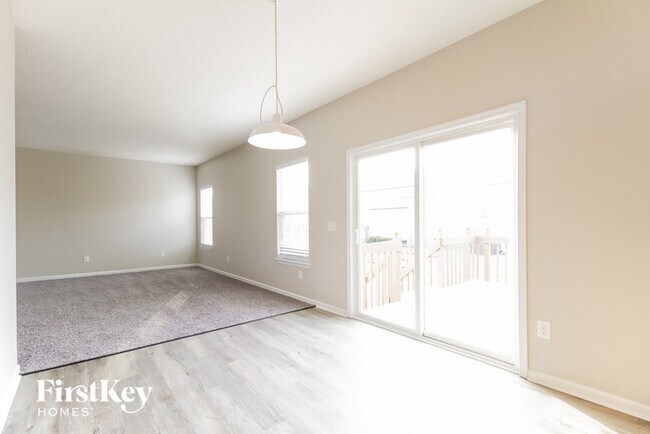 Building Photo - 5591 Shetland Ct