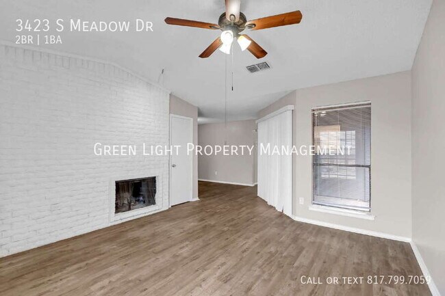 Building Photo - 3423 S Meadow Dr