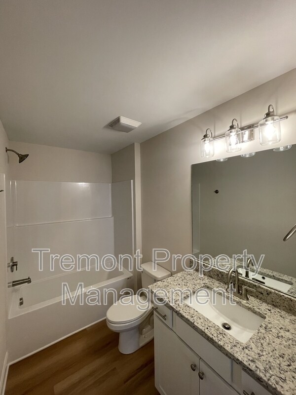 Building Photo - 20 W 51st St