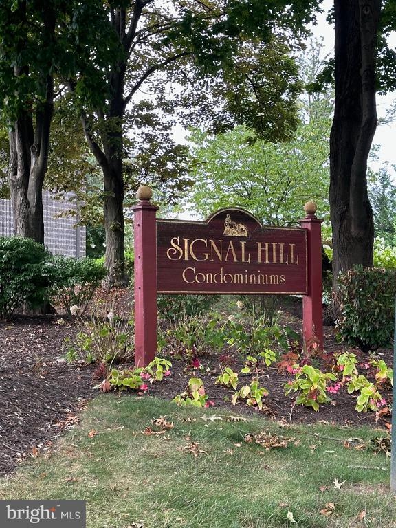 Foto del edificio - 19 Sunbury Ct
