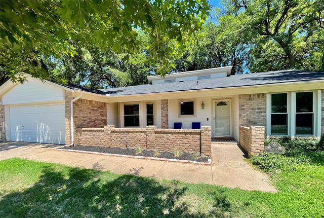 Building Photo - 2711 Sibley Dr