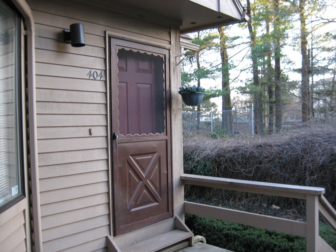 210 Treadwell St, Hamden, CT 06517 Condo for Rent in Hamden, CT