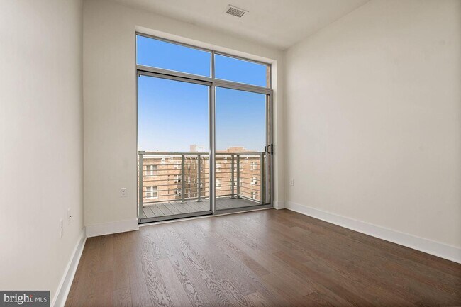 Foto del edificio - 2550 17th St NW