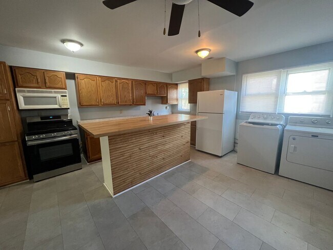Foto del edificio - Pet Friendly 3 Bedroom 2 Bath