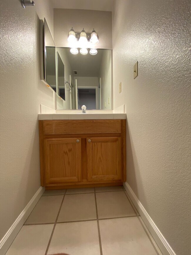 Foto del edificio - 2111-2115 Perkins Way