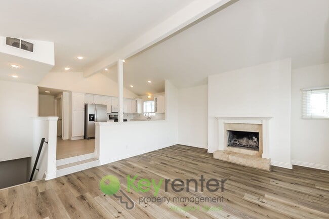 Building Photo - 210 33rd St