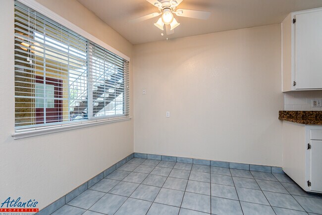 Building Photo - 843 Maryann Dr