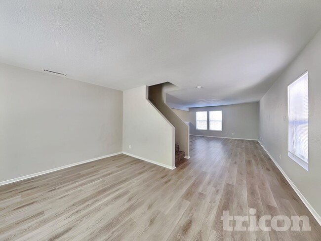 Foto del edificio - 1405 Bluestem Dr