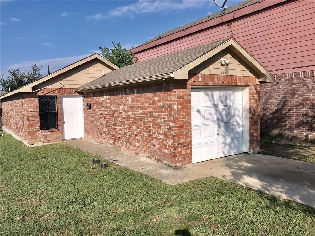 225 Ezekial Ave, Dallas, TX 75217 House Rental in Dallas, TX