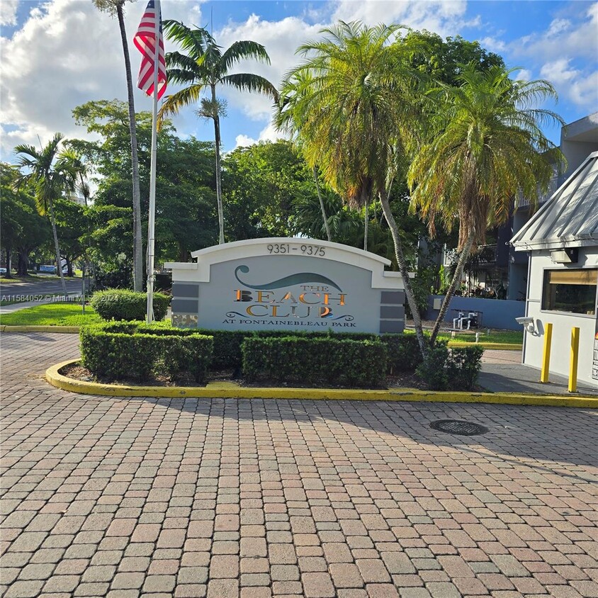 Primary Photo - 9371 Fontainebleau Blvd