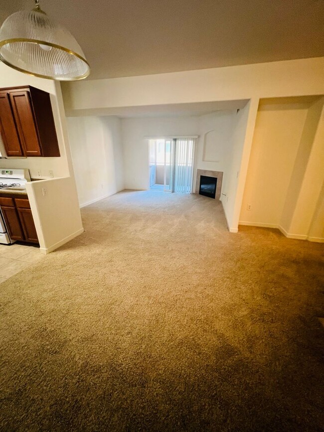 Foto del edificio - 2 bed 2 bath in Rancho Mission Trails