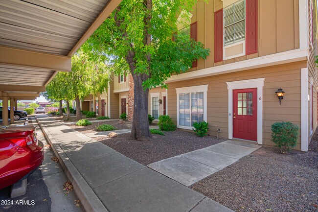 Foto del edificio - 18818 N 34th Dr
