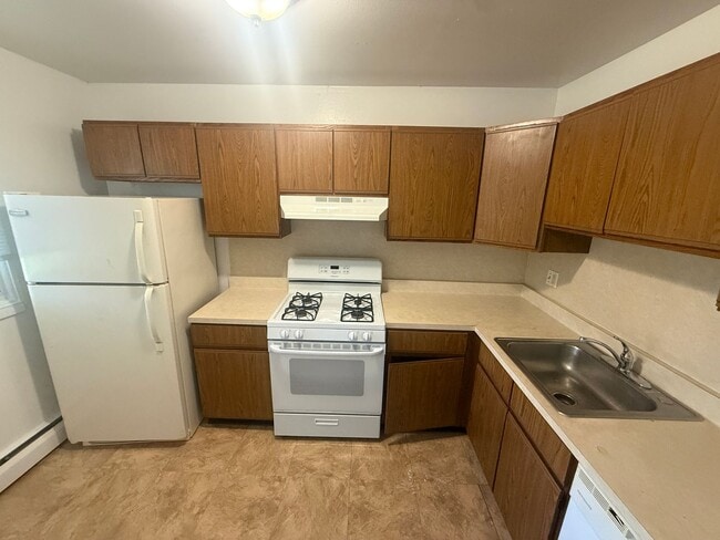 Interior Photo - Colonial Point Apartments