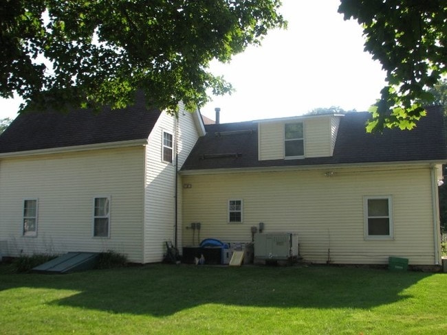 Building Photo - 151 E Battle Creek St