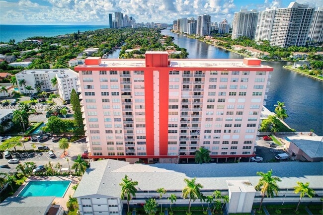 Building Photo - 3161 S Ocean Dr
