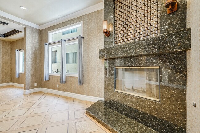 Foto del edificio - 4520 Fulton Ave