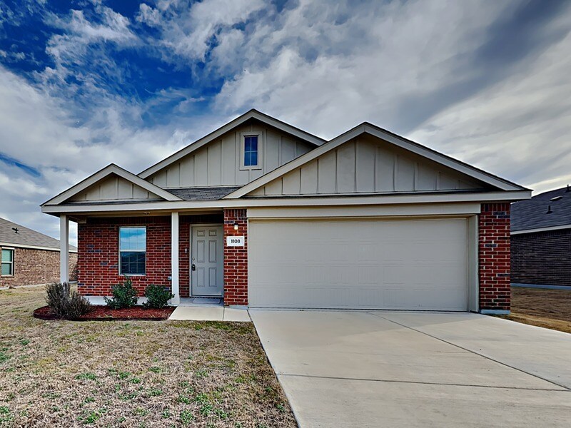 Primary Photo - 1108 Skyline Dr