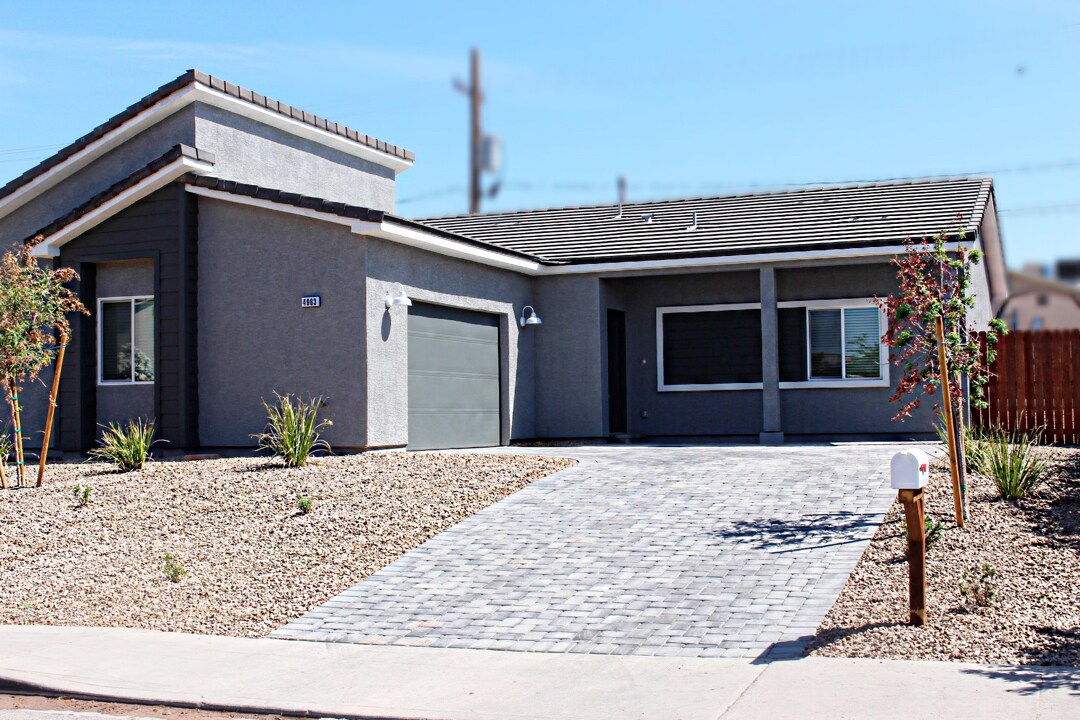 Primary Photo - 4963 San Rafael Ave