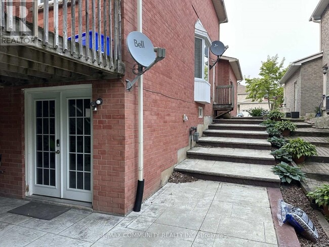 Building Photo - 2372 Wildwood Crescent