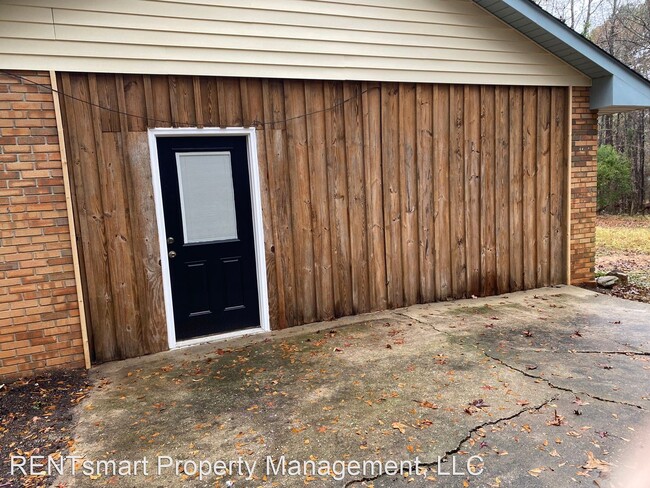 Building Photo - 5 br, 2.5 bath House - 61 Quince Court