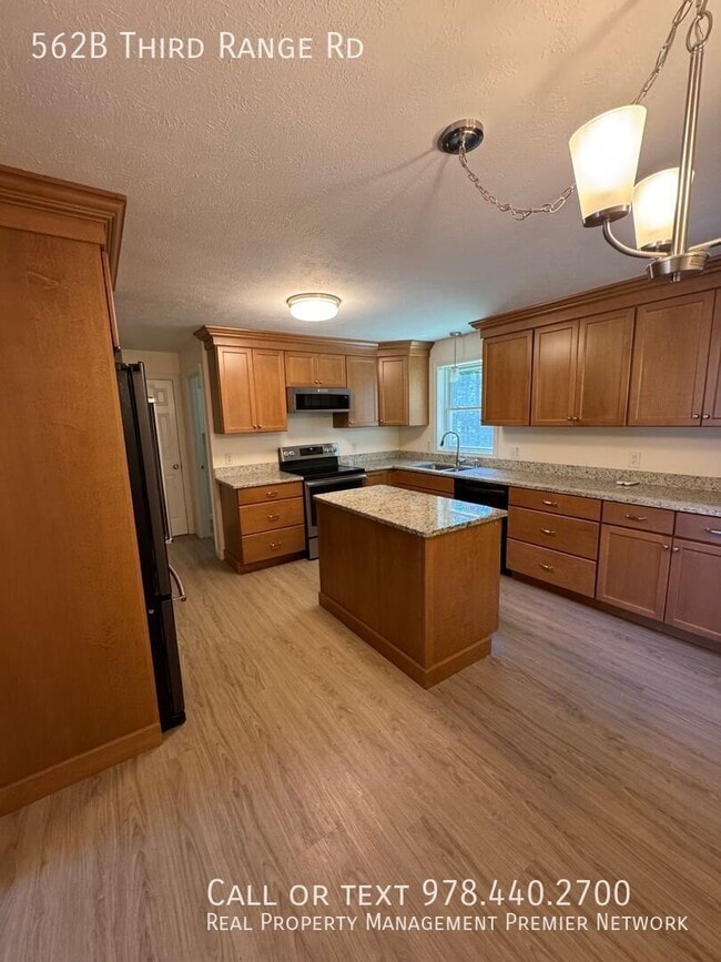 Building Photo - 562B Third Range Rd-
