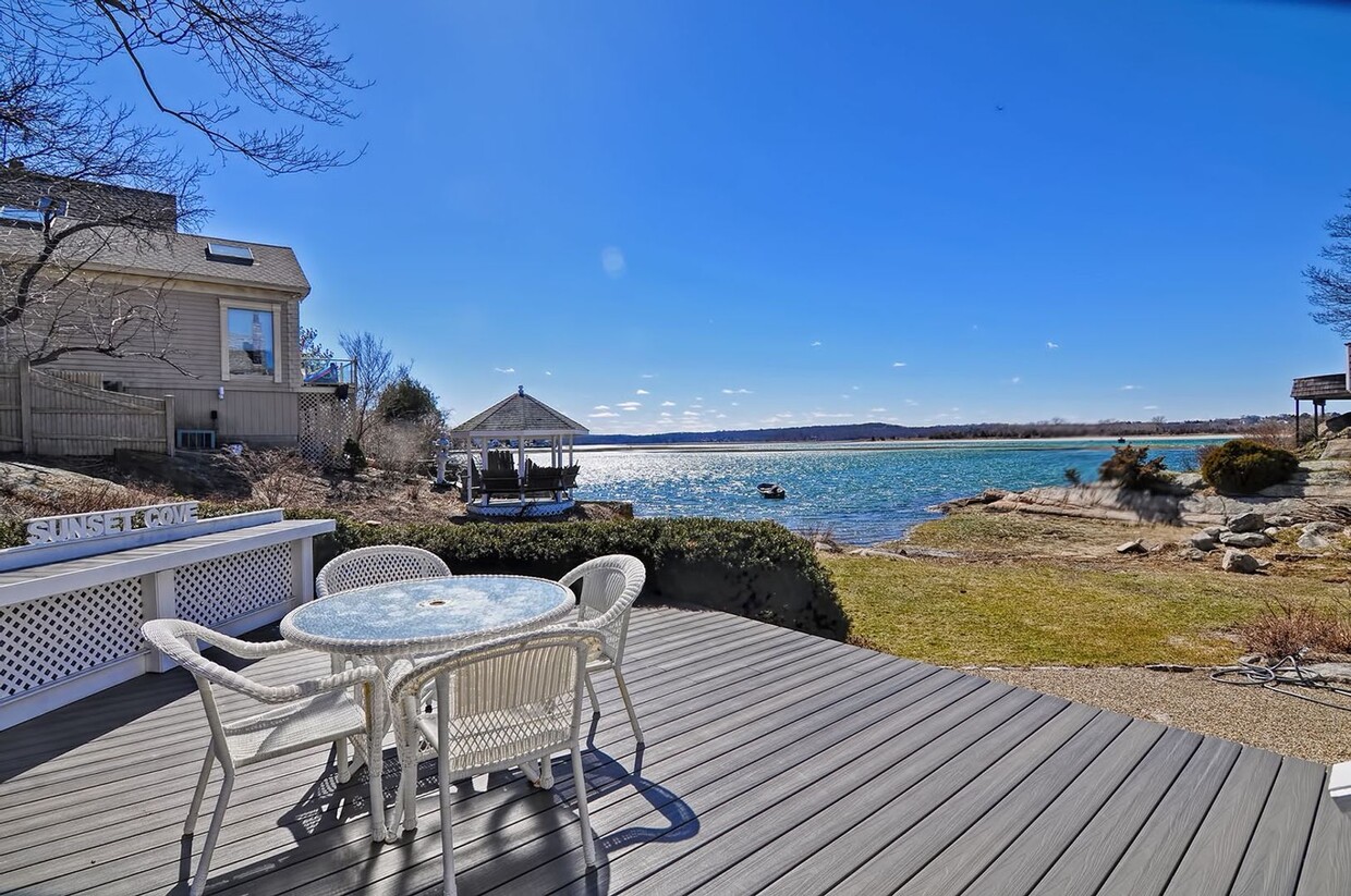 Primary Photo - Waterfront Winter Rental: Sunset Cove (Uti...