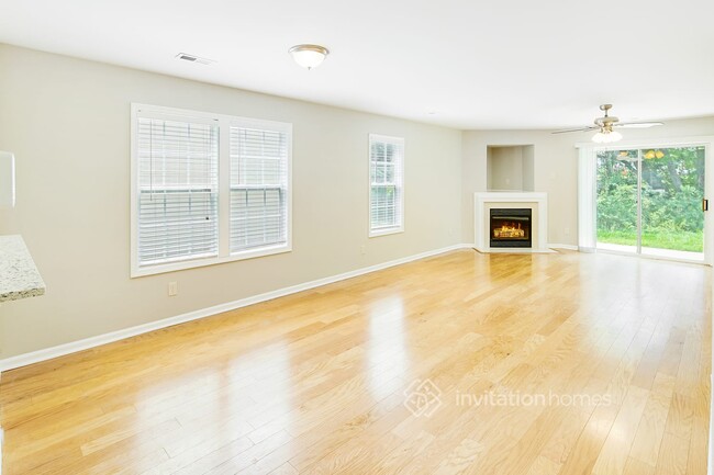 Building Photo - 5512 Waverly Lynn Ln