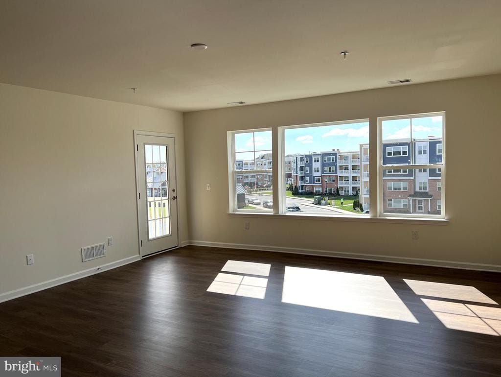 Foto principal - 24160 Port Ln