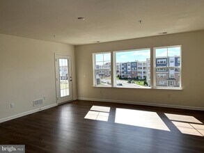 Building Photo - 24160 Port Ln