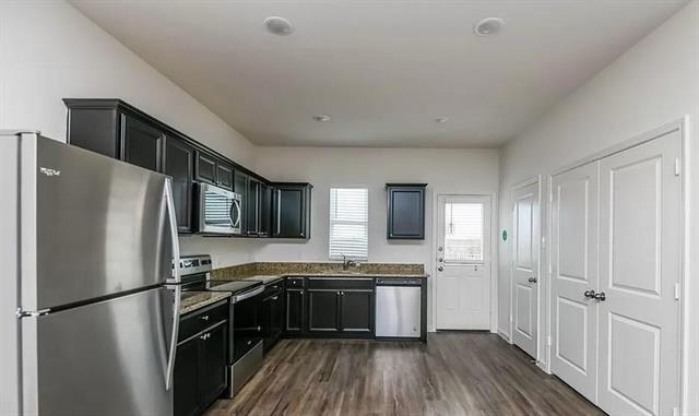 Foto del edificio - 6125 Harrah Ln