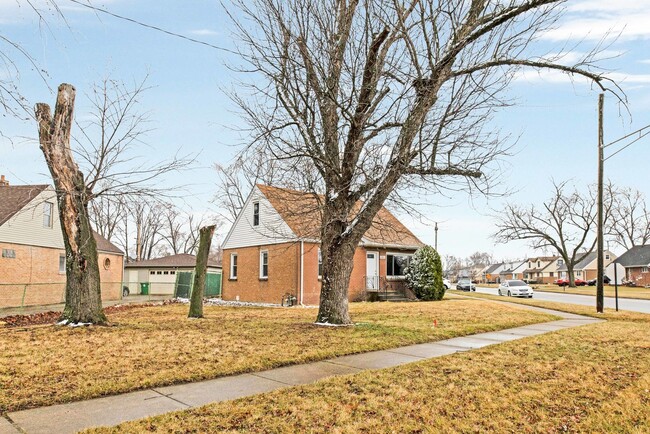 Building Photo - 6831 79th Ave
