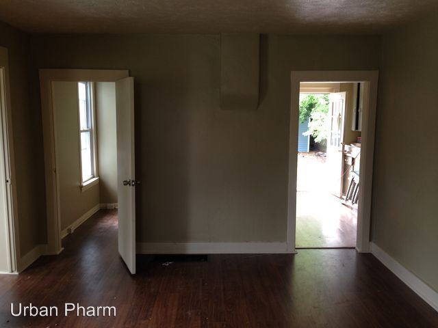 Building Photo - 1301 Davis Ave NW