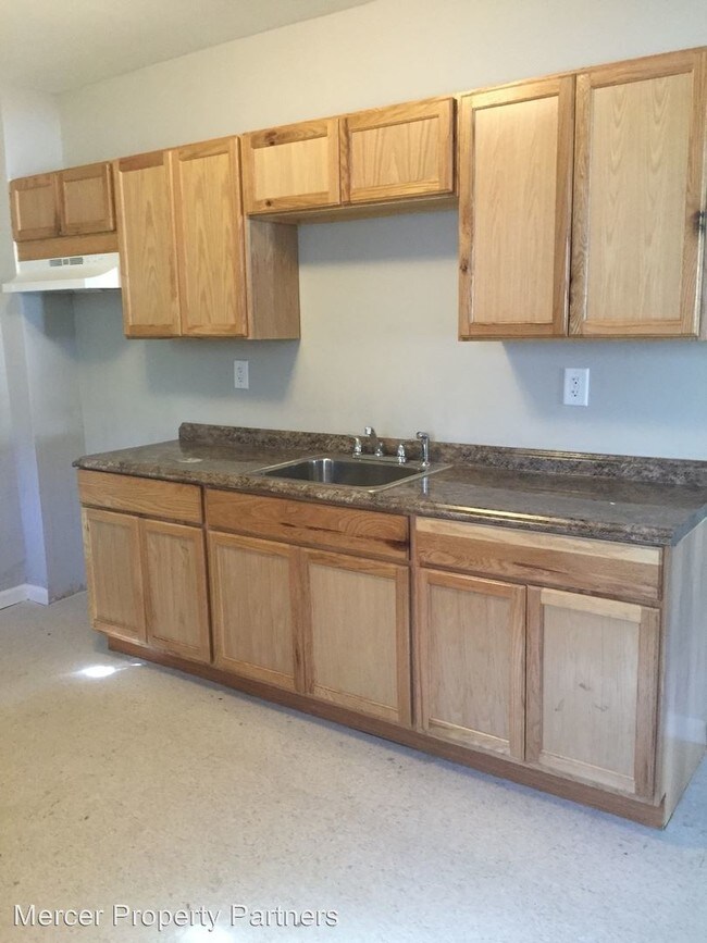 Building Photo - 3 br, 1 bath House - 115 Steamboat St.