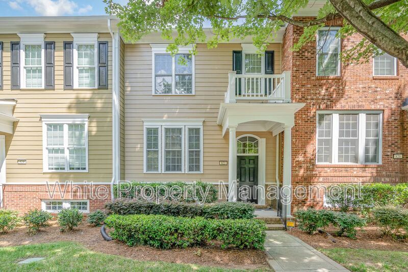 Foto principal - 822 Granby Dr